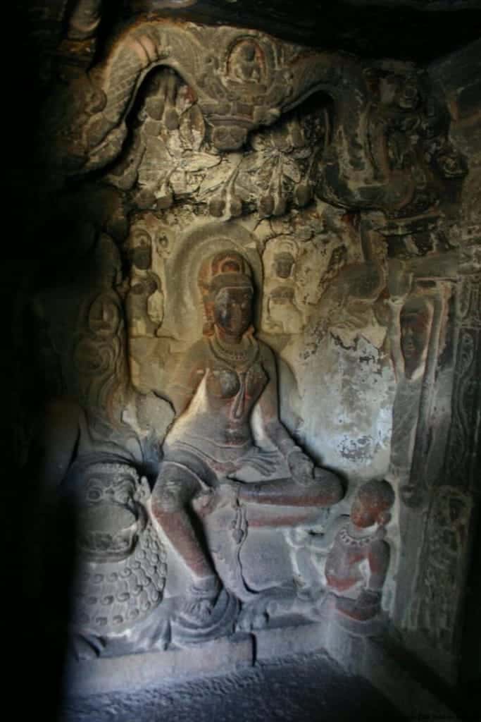 エローラーの石窟寺院群